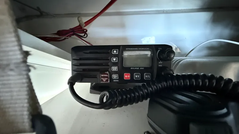 Slide: The Image of 1992 Bayliner 3688 Motoryacht - 7841719
