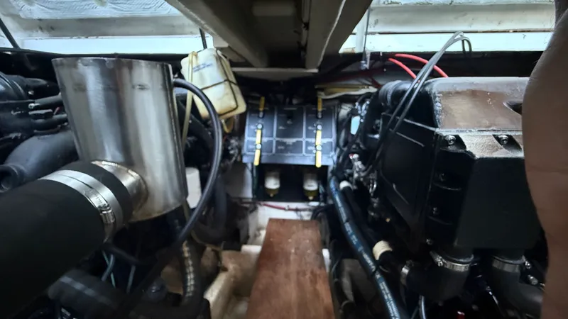 Slide: The Image of 1992 Bayliner 3688 Motoryacht - 7841703