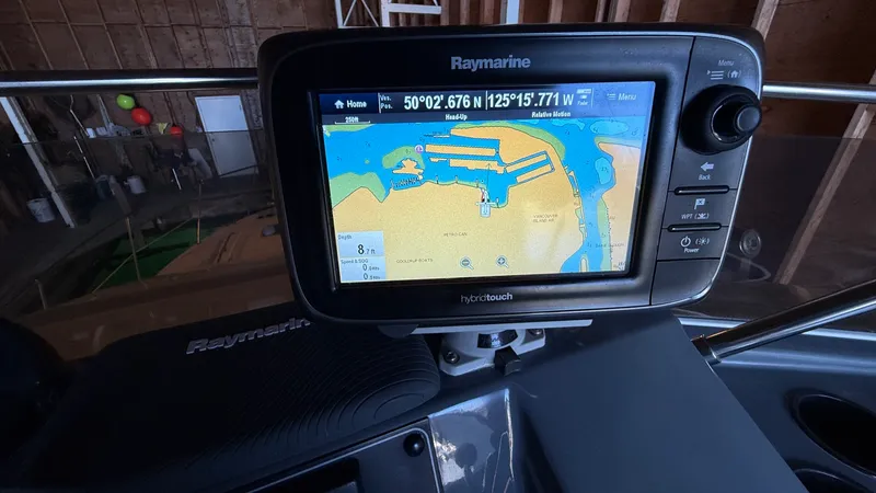 Slide: The Image of 1992 Bayliner 3688 Motoryacht - 7841716