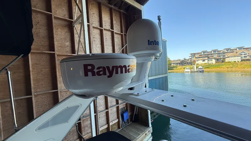 Slide: The Image of 1992 Bayliner 3688 Motoryacht - 7841664