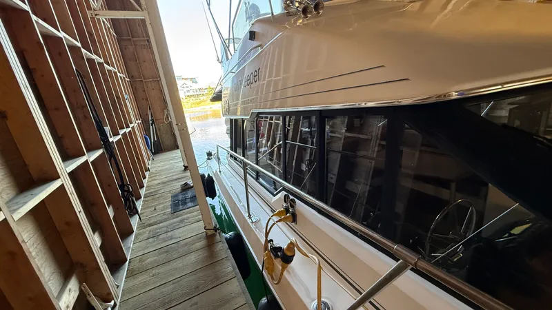 Slide: The Image of 1992 Bayliner 3688 Motoryacht - 7841655