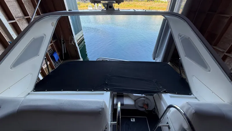 Slide: The Image of 1992 Bayliner 3688 Motoryacht - 7841665