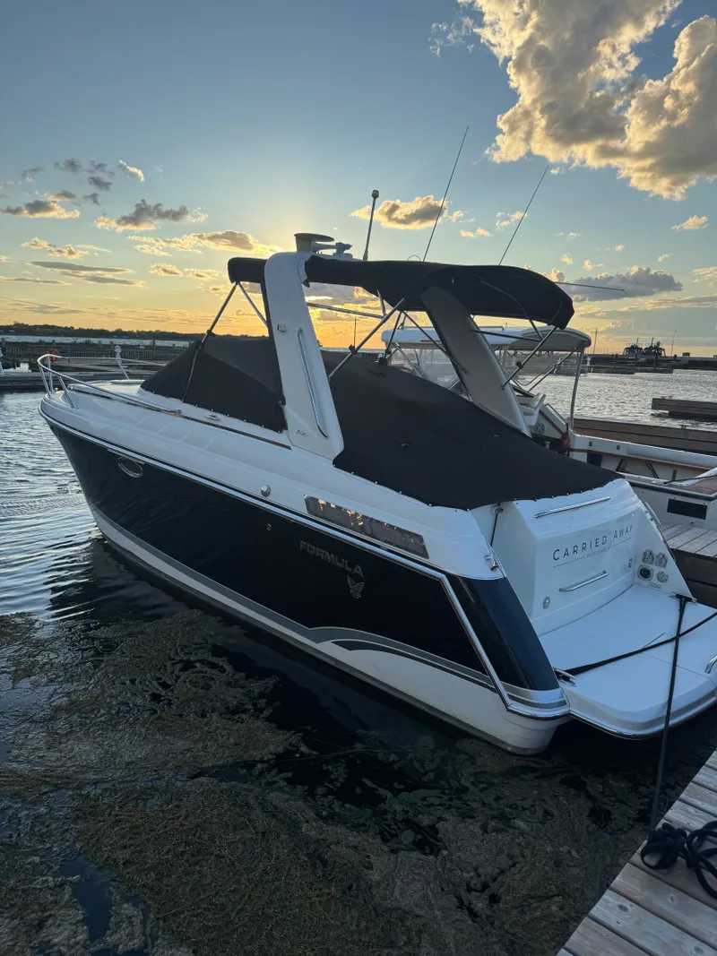 Slide: The Image of 2009 Formula 27 Performance Cruiser - 7841739