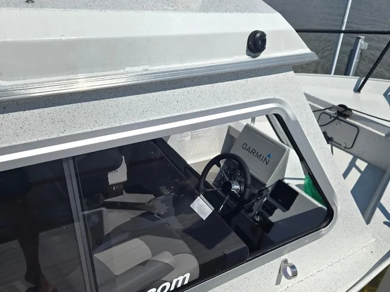 Slide: The Image of 2024 KingFisher 2425 Escape HT - 7841826