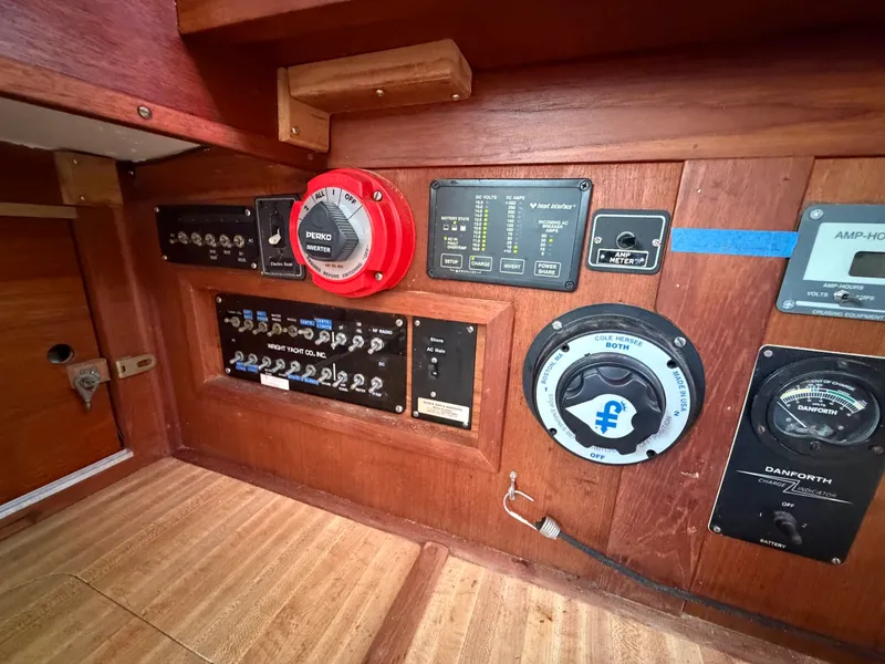 Slide: The Image of 1977 Allied Mistress MKIII - 7841860