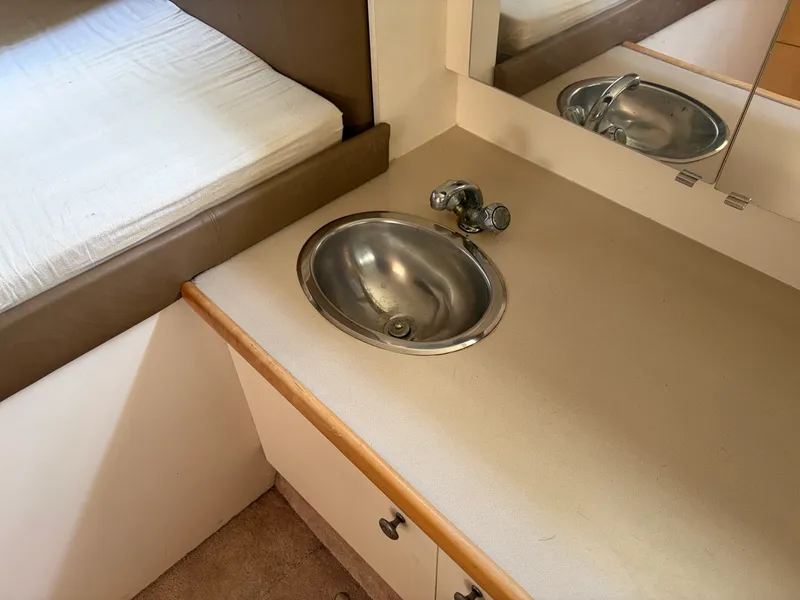 Slide: The Image of 1996 Carver 325 Aft Cabin Motor Yacht - 7842050