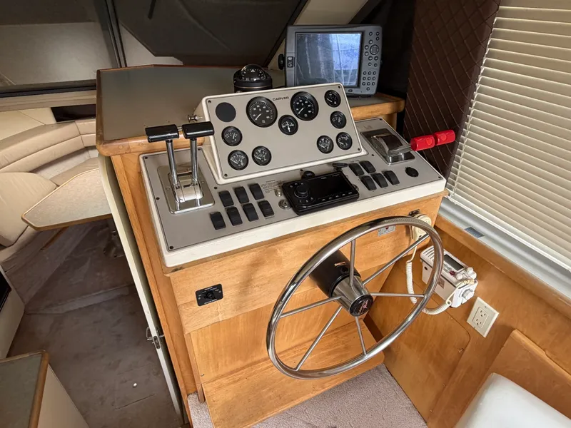 Slide: The Image of 1996 Carver 325 Aft Cabin Motor Yacht - 7842045