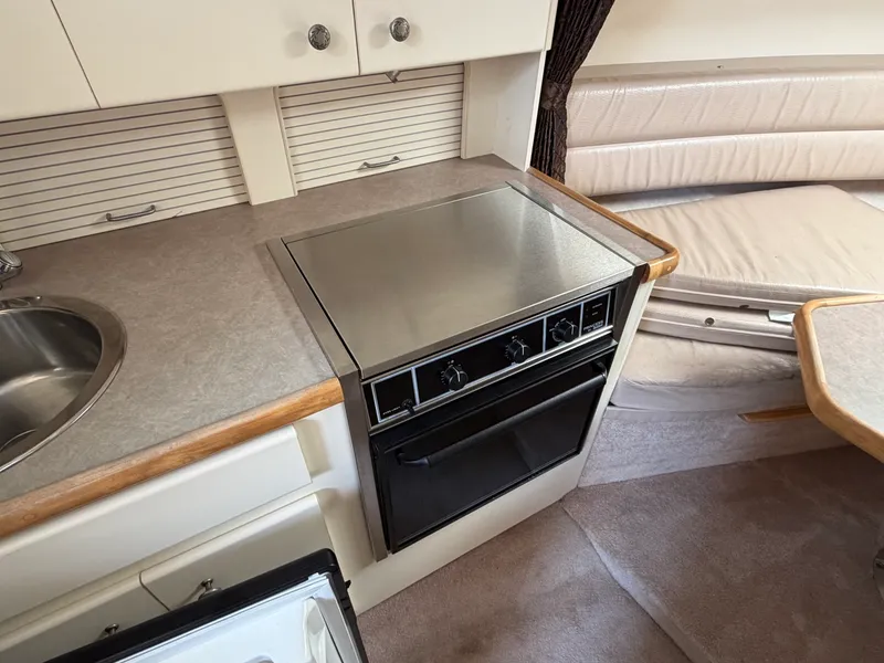 Slide: The Image of 1996 Carver 325 Aft Cabin Motor Yacht - 7842037