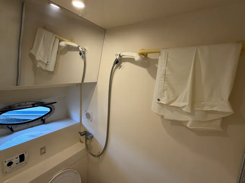 Slide: The Image of 1996 Carver 325 Aft Cabin Motor Yacht - 7842041