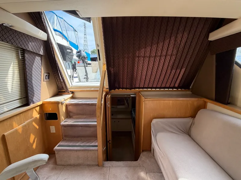 Slide: The Image of 1996 Carver 325 Aft Cabin Motor Yacht - 7842048