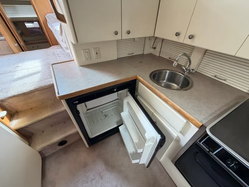 Slide: The Image of 1996 Carver 325 Aft Cabin Motor Yacht - 7842036