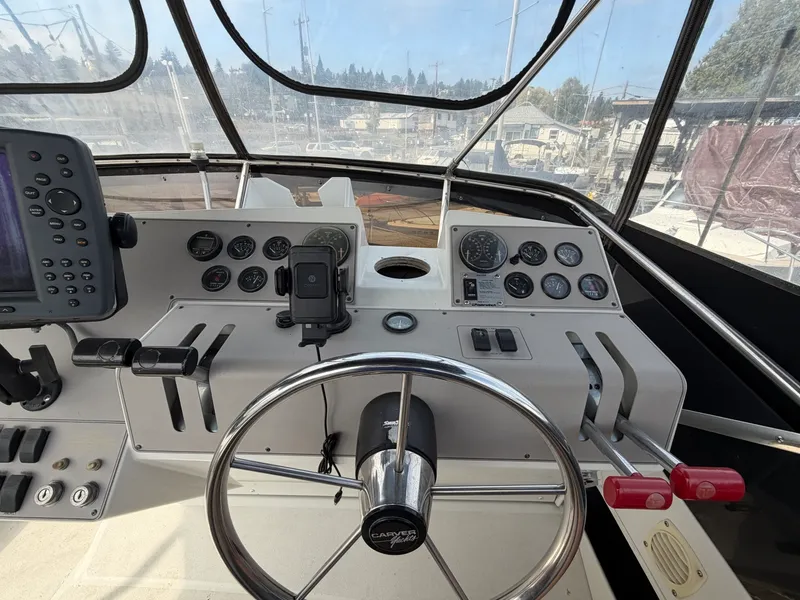 Slide: The Image of 1996 Carver 325 Aft Cabin Motor Yacht - 7842034