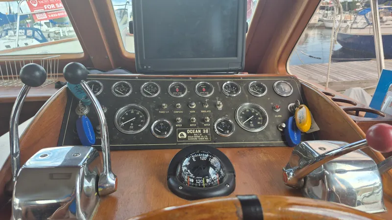Slide: The Image of 1985 Ocean Alexander 38 Double Cabin - 7842065
