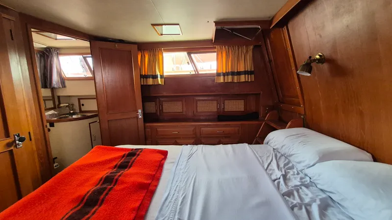 Slide: The Image of 1985 Ocean Alexander 38 Double Cabin - 7842078