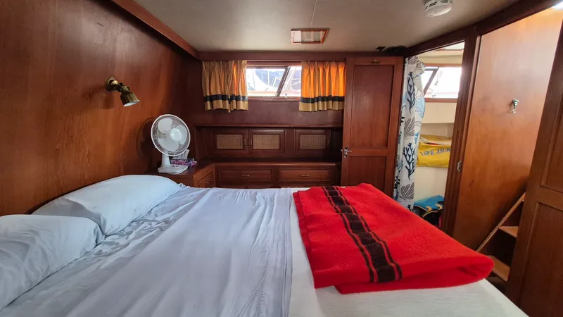 Slide: The Image of 1985 Ocean Alexander 38 Double Cabin - 7842079