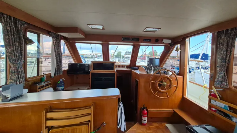 Slide: The Image of 1985 Ocean Alexander 38 Double Cabin - 7842063
