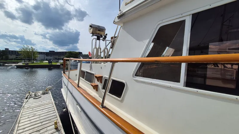 Slide: The Image of 1985 Ocean Alexander 38 Double Cabin - 7842090