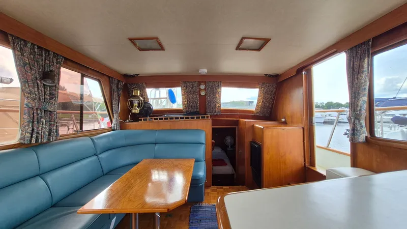 Slide: The Image of 1985 Ocean Alexander 38 Double Cabin - 7842071