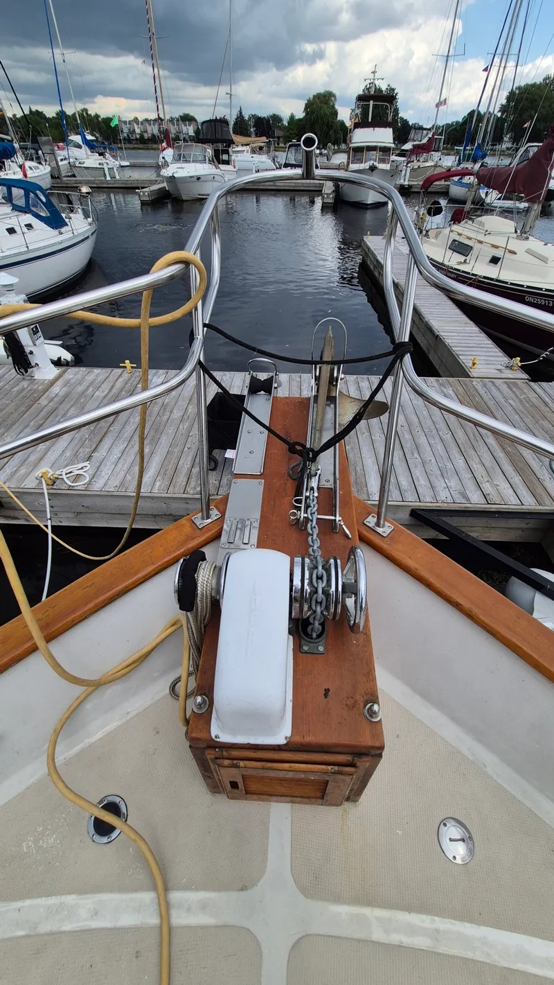 Slide: The Image of 1985 Ocean Alexander 38 Double Cabin - 7842094