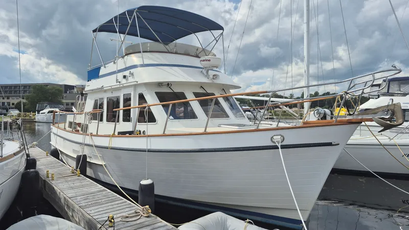 Slide: The Image of 1985 Ocean Alexander 38 Double Cabin - 7842056