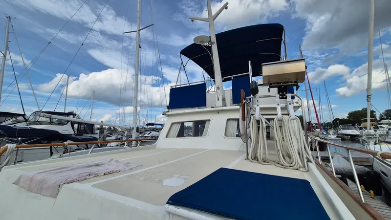 Slide: The Image of 1985 Ocean Alexander 38 Double Cabin - 7842082