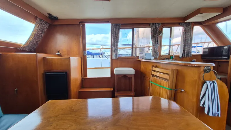 Slide: The Image of 1985 Ocean Alexander 38 Double Cabin - 7842072