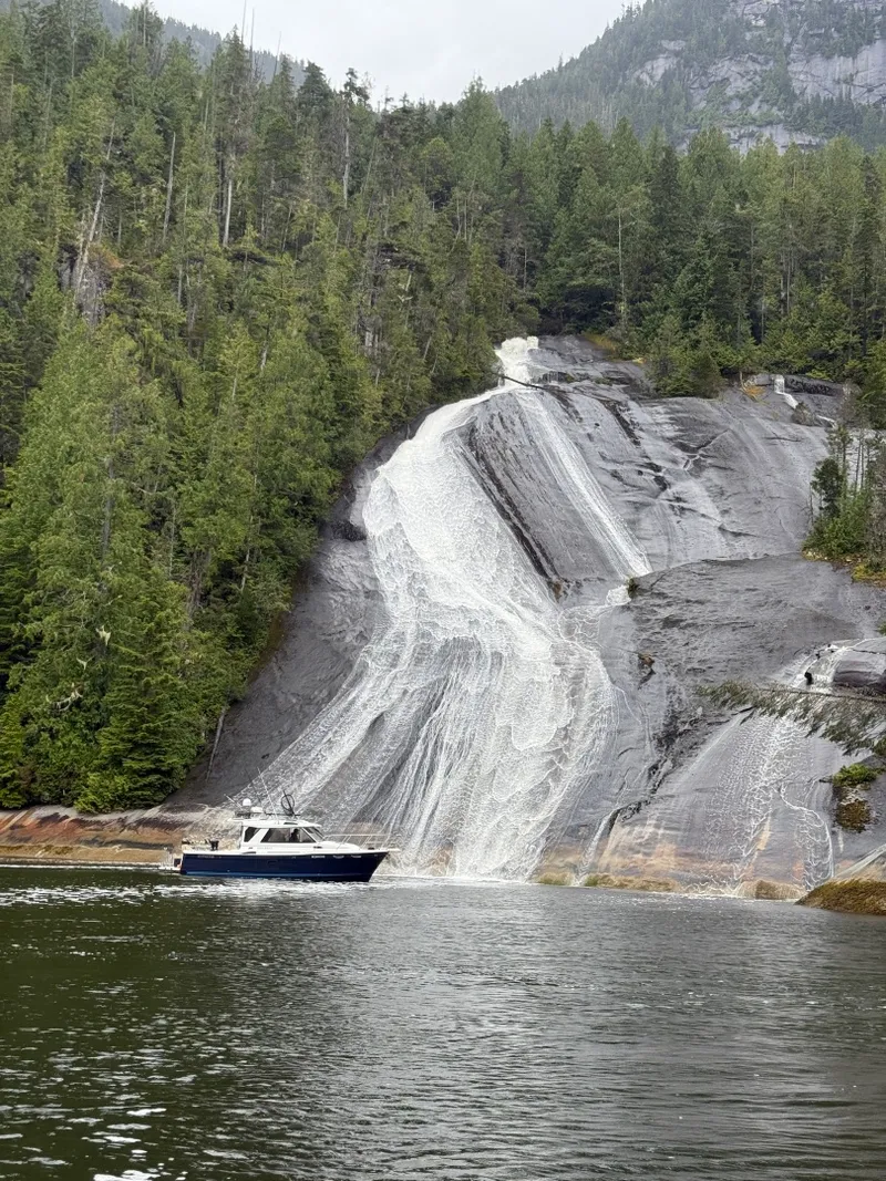 Slide: The Image of 2017 Cutwater C-28 - 7842103