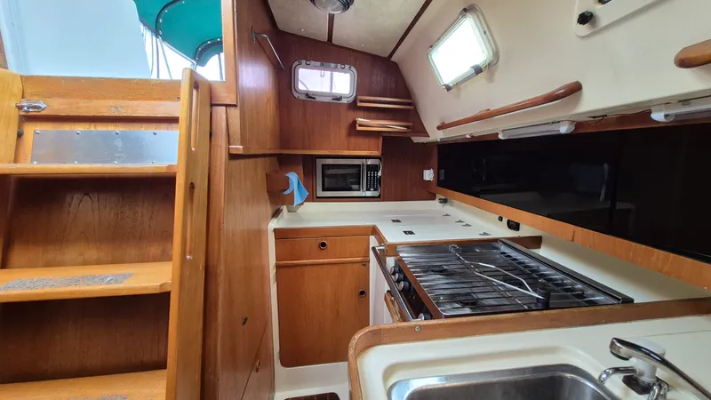 Slide: The Image of 1988 Canadian Sailcraft CS 36 MERLIN - 7842297