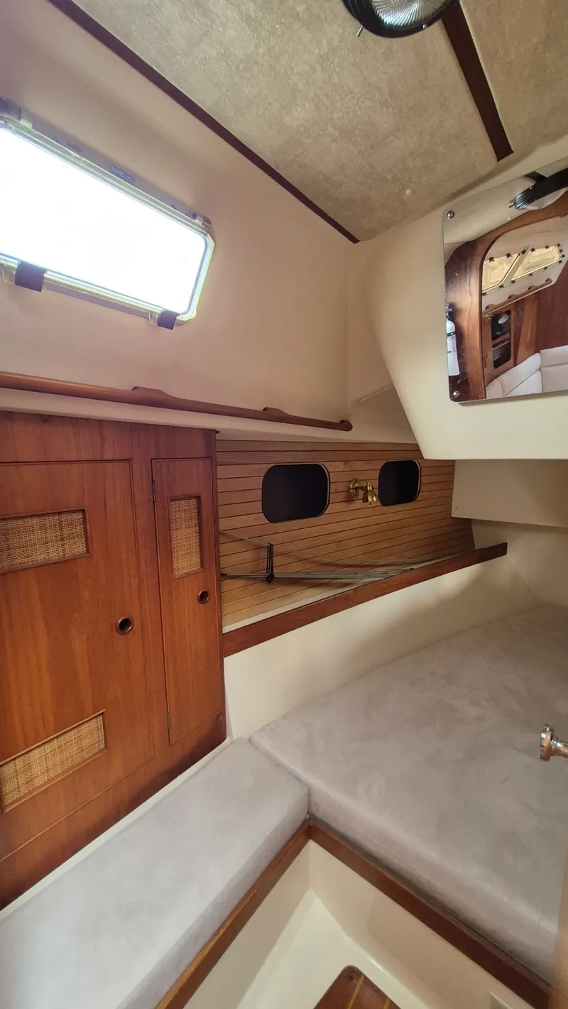 Slide: The Image of 1988 Canadian Sailcraft CS 36 MERLIN - 7842299