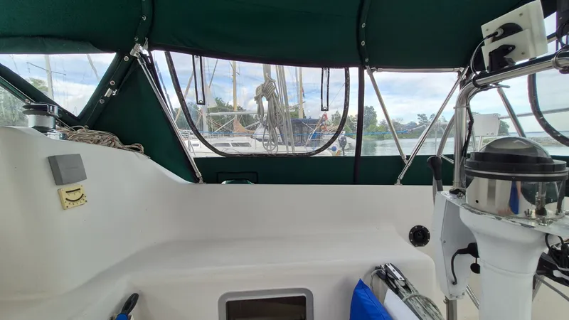 Slide: The Image of 1988 Canadian Sailcraft CS 36 MERLIN - 7842292
