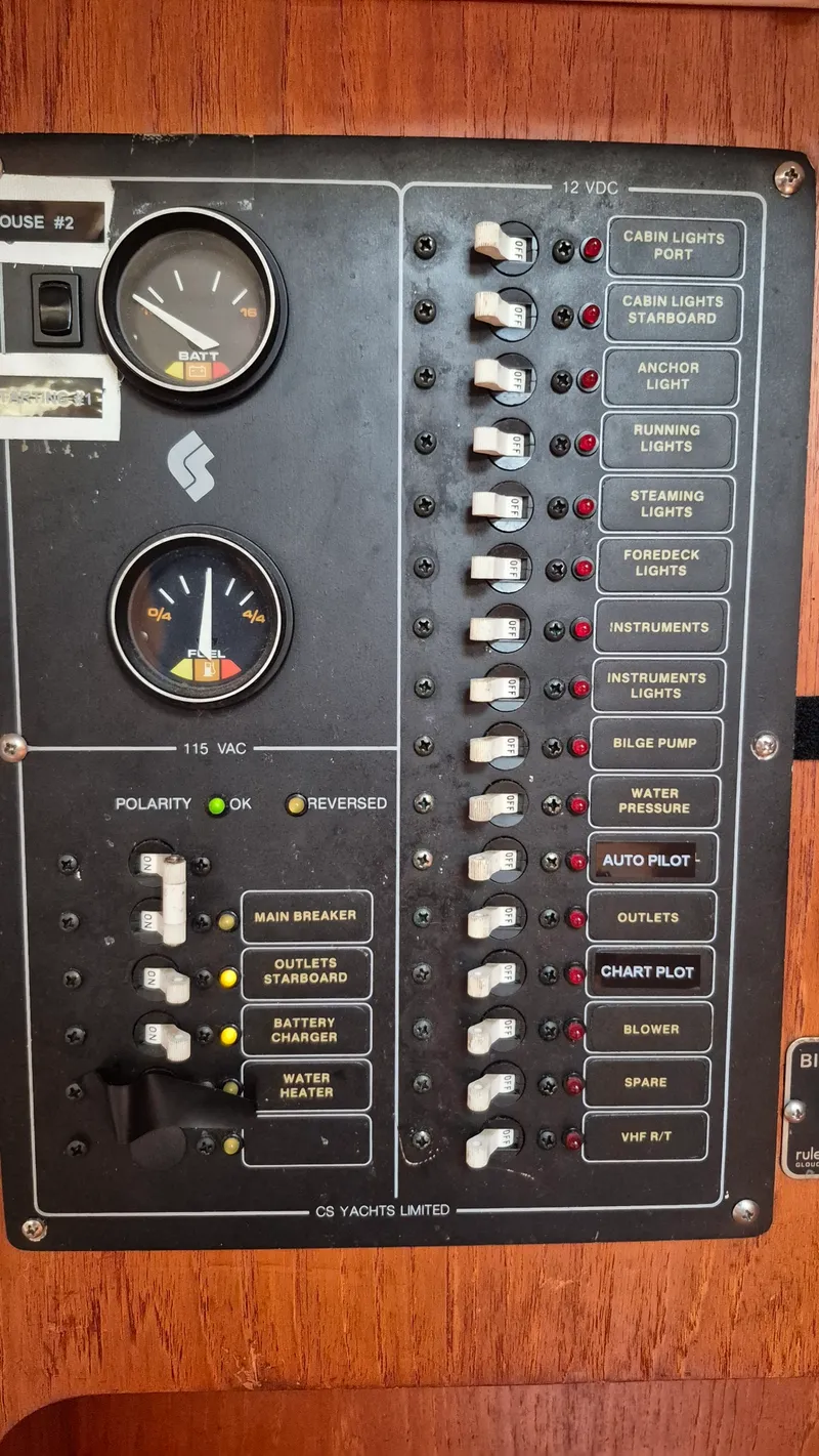 Slide: The Image of 1988 Canadian Sailcraft CS 36 MERLIN - 7842311