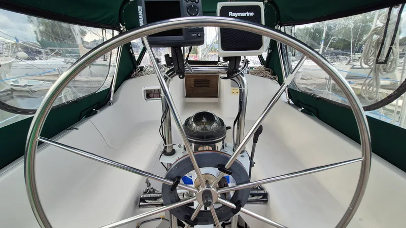 Slide: The Image of 1988 Canadian Sailcraft CS 36 MERLIN - 7842290