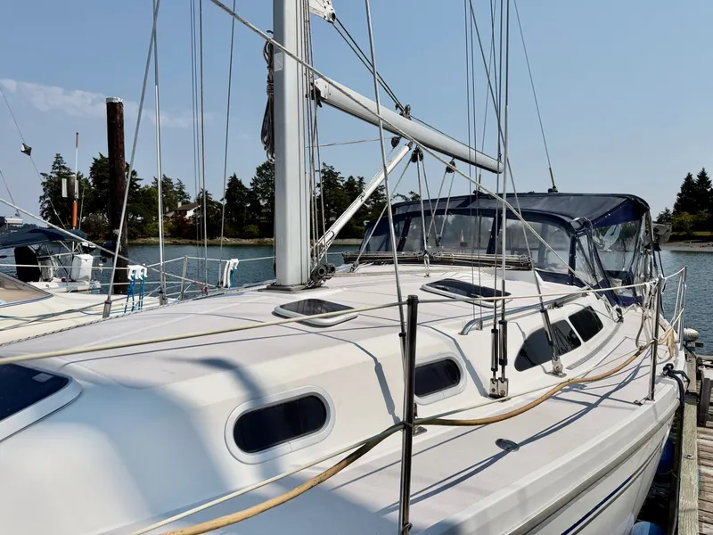 Slide: The Image of 2003 Catalina 350 - 7842319