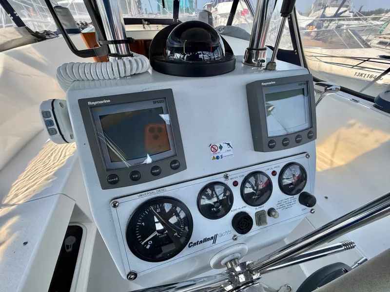 Slide: The Image of 2003 Catalina 350 - 7842332