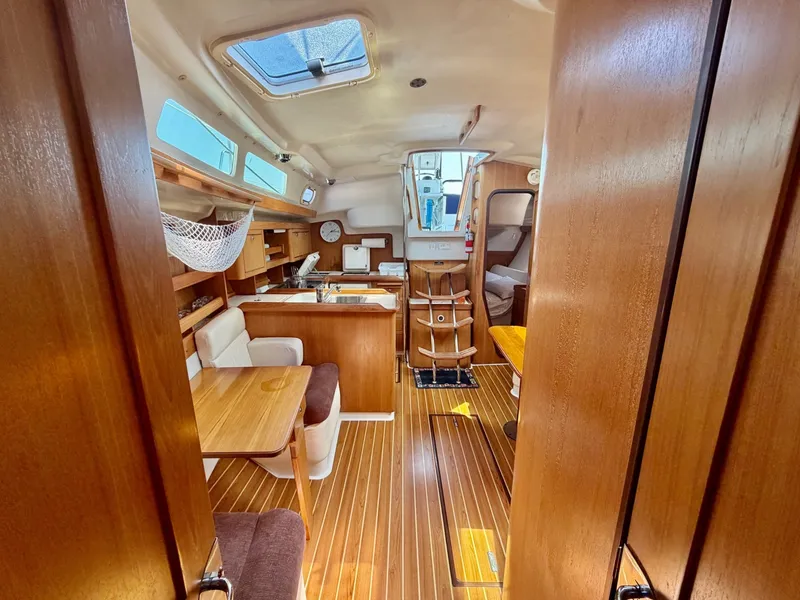 Slide: The Image of 2003 Catalina 350 - 7842359