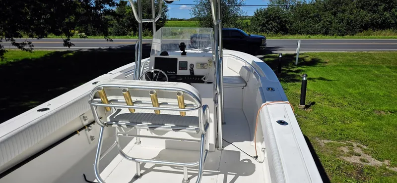 Slide: The Image of 2005 Angler 2700 CC - 7842409