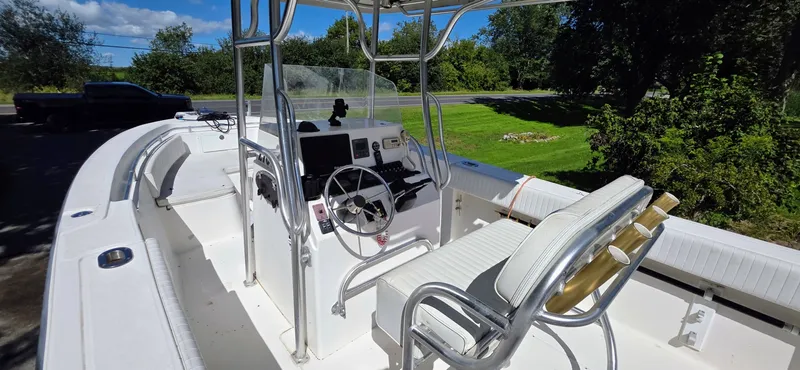 Slide: The Image of 2005 Angler 2700 CC - 7842411
