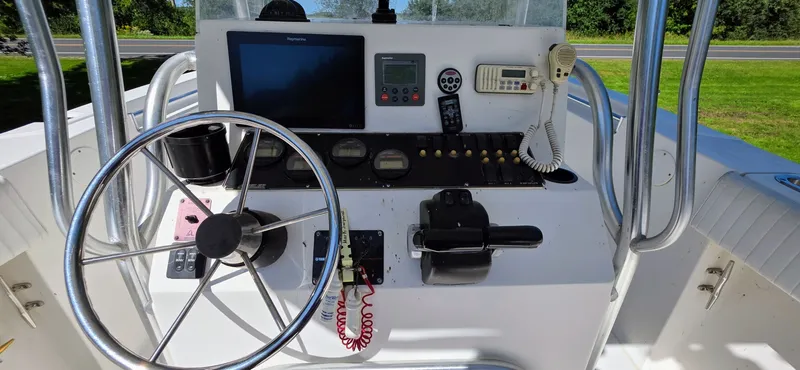 Slide: The Image of 2005 Angler 2700 CC - 7842408