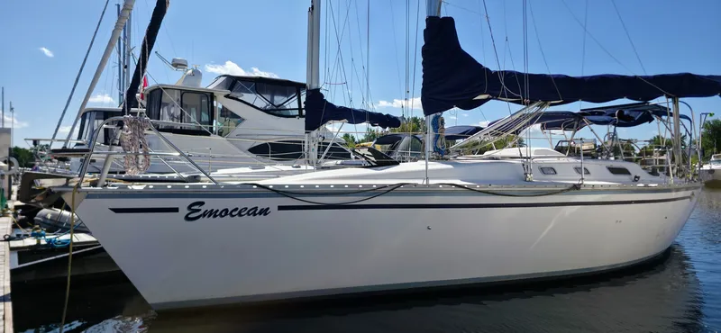 The Image of 1987 Hunter 37 Legend - 7842418