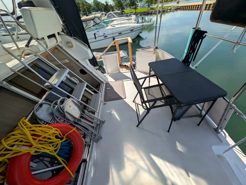 Slide: The Image of 2001 Carver 326 Aft Cabin - 7842517