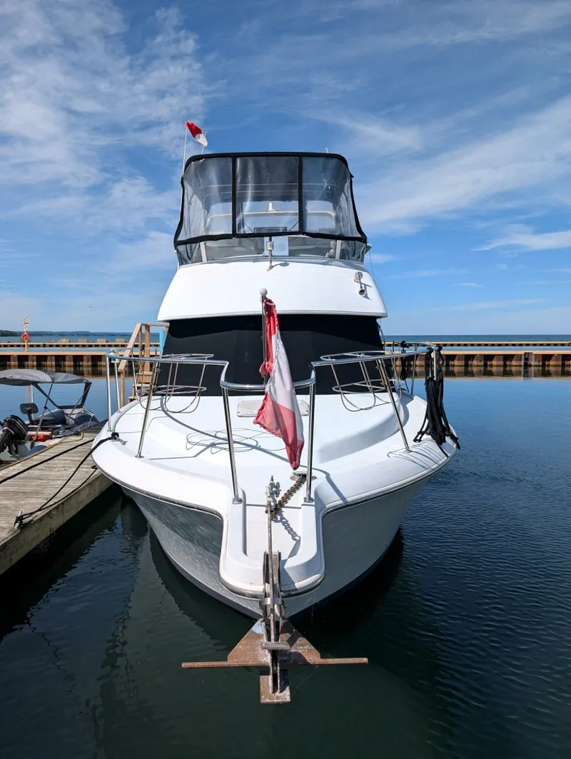 Slide: The Image of 2001 Carver 326 Aft Cabin - 7842506
