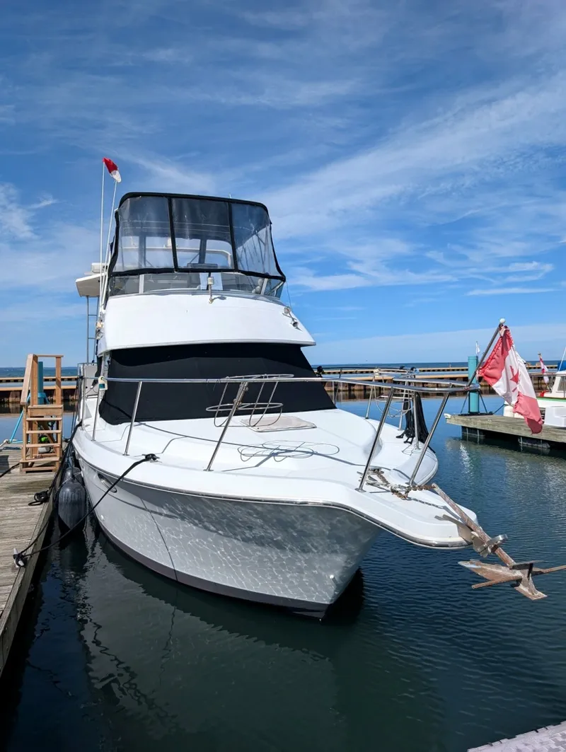 Slide: The Image of 2001 Carver 326 Aft Cabin - 7842508