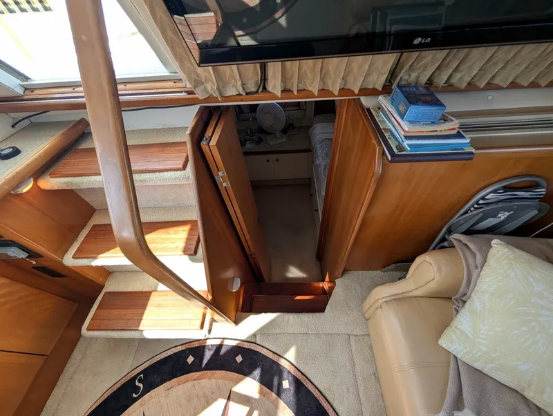 Slide: The Image of 2001 Carver 326 Aft Cabin - 7842557