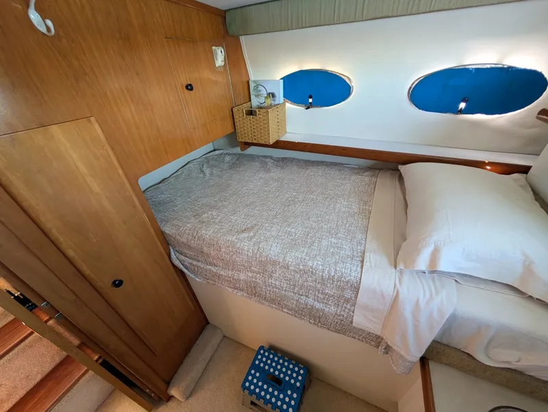 Slide: The Image of 2001 Carver 326 Aft Cabin - 7842563