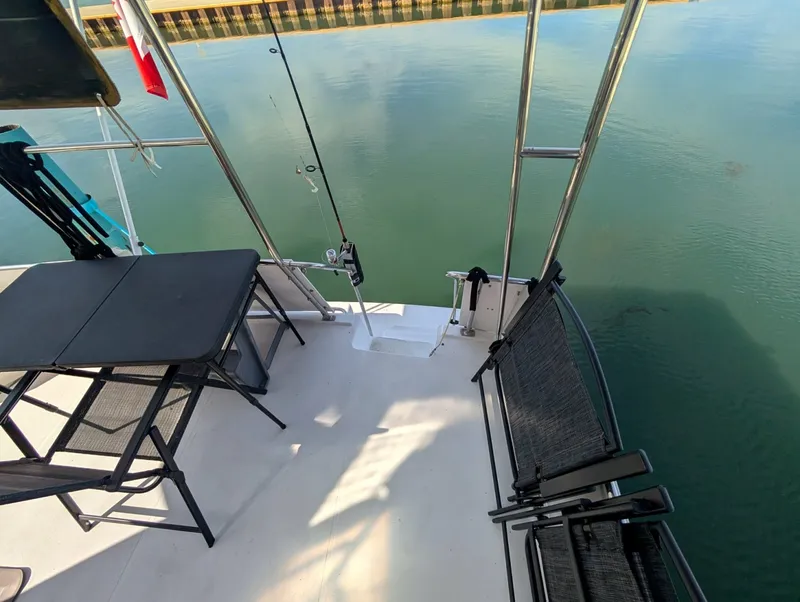 Slide: The Image of 2001 Carver 326 Aft Cabin - 7842516