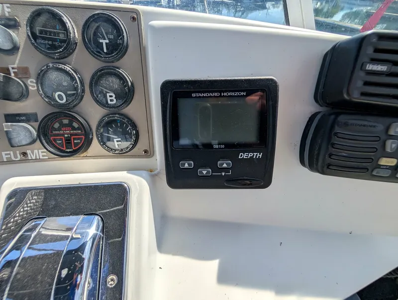 Slide: The Image of 2001 Carver 326 Aft Cabin - 7842528
