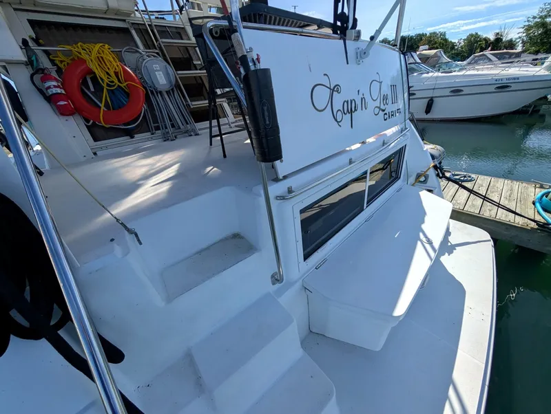 Slide: The Image of 2001 Carver 326 Aft Cabin - 7842519