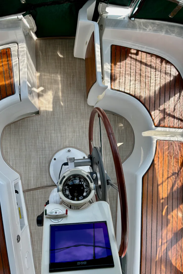 Slide: The Image of 2005 Beneteau 323 - 7842616