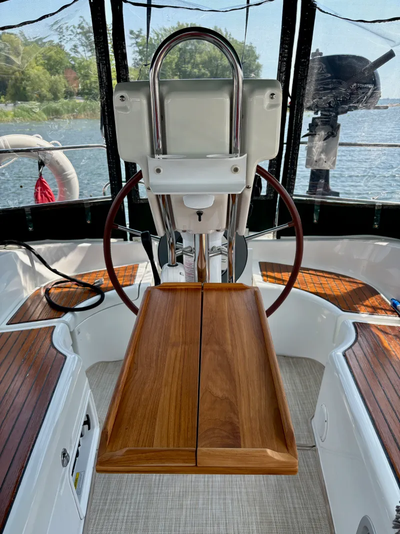 Slide: The Image of 2005 Beneteau 323 - 7842597