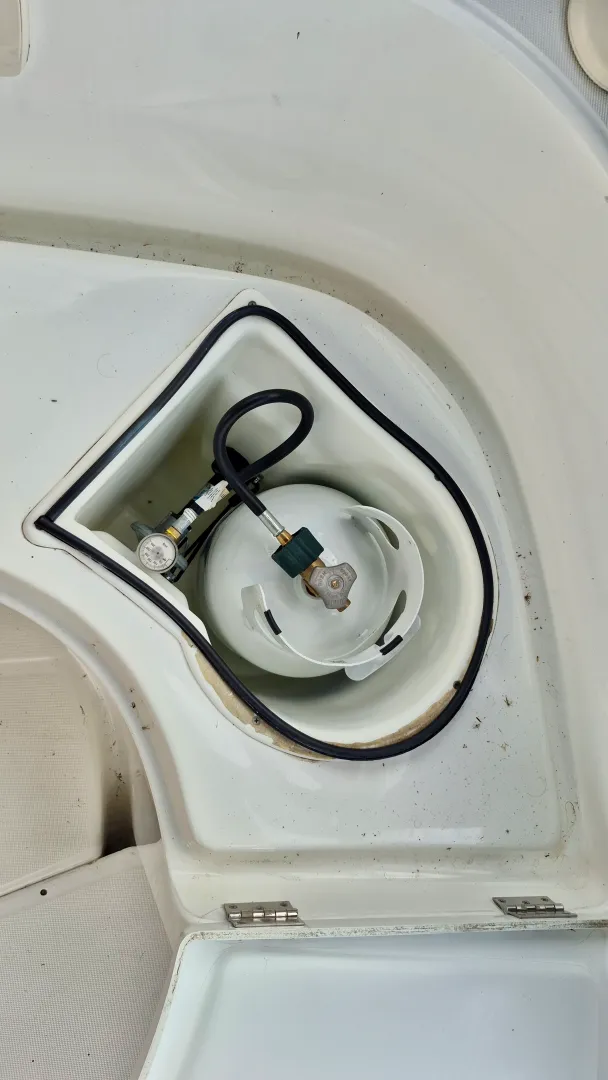 Slide: The Image of 2005 Beneteau 323 - 7842599